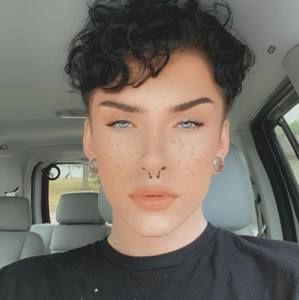 Meet your Posher, Brandon